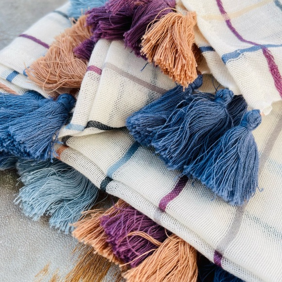 TILO Scarves Tassle Treat and oh so unique! NWT - Picture 11 of 14